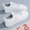 Zapatillas de Moda Casual Versátiles de Tendencia para Mujer Primavera y Verano 2026 con Aumento de Altura Oculto, Zapatos Blancos Ligeros de Tendencia Más Vendidos