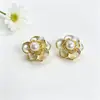 Moda Europea y Americana Anillo Abierto de Flor de Rosa de Perla Artificial con Goteo de Aceite, Aretes, Collar y Colgante Juego de Tres Piezas Joyería Chapada en Cobre