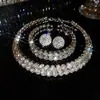 Pulseira Aberta Cruzada Europeia e Americana com Tachas de Diamante Redondas, Versátil e Chique, Pulseira de Nicho, Luxo Leve, Joias de Alta Qualidade para Mulheres