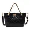 Bolso Bandolera Acolchado Retro Transfronterizo para Mujer 2025 Nuevo Bolso de Hombro de Alta Gama de Moda Bolso Tote Versátil para Viajar