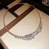 Collar redondo geométrico de flores transfronterizo de moda, cadena de clavícula de estilo punk exagerado, collar con sentido de alta gama europeo y americano, venta al por mayor para mujeres