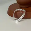 Anillo Ondulado Irregular en Forma de V para Mujer Estilo Frío Simple Diseño de Nicho Simple Lujo Ligero Anillo Abierto para Dedo Anillo para Dedo de Comida