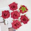 Rosa Vermelha Flor Artificial Cabeças de Flor Mini Cerimônia de Casamento Decoração de Casamento Decoração de Carro de Casamento Flor de Seda Artificial Lapela Fabricante Atacado