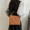Bolso Tote Grande de Estilo Europeo y Americano con Relieve de Gran Capacidad Simple para Mujer 2025 Nuevo Bolso Acolchado de Moda Tendencia