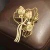 Elegante Broche de Hoja de Loto Hueca Incrustada con Diamantes Estilo Chino Vaina de Loto Pin de Ramo de Lujo Accesible Modelo para Mujer Anti-Exposición