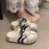 Pantuflas cerradas de suela gruesa para mujer, nuevo modelo de otoño 2026, zapatillas tipo Birkenstock de moda que aumentan la altura, zapatillas de entrenamiento alemanas versátiles