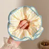 Goma para el pelo scrunchie floral vintage para mujer, accesorio para el pelo de estilo casual y de alta gama, nuevo modelo 2026 para moño