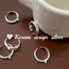 Joyería Fresca y Elegante Estilo Japonés y Coreano Anillo Retorcido de Perla Simple de Plata de Ley S925 para un Aspecto en Capas Elegante y con Estilo