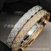 Pulseira Acolchoada Coco Estilo Chanel de Luxo Leve e de Alto Padrão, Banhada a Ouro V com Ouro Amarelo Rosa 18K, Versões Larga e Estreita, Design Aberto, Totalmente Cravejada com Diamantes