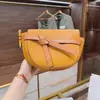 A Bolsa Saddle de Ombro Cruzado Luojia Mais Vendida 2025 Nova de Alta Qualidade com Fecho Gate*Bloqueio de Duas Cores