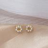 Pendientes de Aguja de Plata Imitación con Tachuelas Completas de Diamante y Perla, Diseño Floral Geométrico, Pendientes Elegantes y Delicados, Joyería de Oreja Simétrica con Goteo de Aceite para Mujer