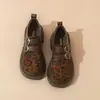 Zapatos de vestir versátiles de temperamento otoño correa única hebilla retro zapatos casuales para mujer nuevos con 2026 mocasines zapatos de tacón grueso suela gruesa