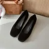 Zapatos de vestir para mujer de suela suave, cómodos, de terciopelo, boca poco profunda, punta cuadrada, 2026 otoño, nuevos, versátiles para ir al trabajo, color negro, no cansan