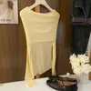 Top de punto para mujer, de estilo francés, suave, color liso, de un solo hombro, de la nueva colección de otoño, que irradia un encanto puro y elegante con su diseño de hombros descubiertos y tejido de punto
