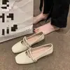 Sapatos Mary Jane estilo francês para mulheres, nova moda outono 2026, sapatos baixos macios com solado de pérolas, sapatos rasos leves antiderrapantes