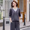 Traje de Otoño para Mamá Mujer 2026 Nuevo Estilo Conjunto de Dos Piezas Top y Pantalones de Pierna Ancha Moda Deportiva que Reduce la Edad