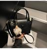 Bolsa de Mão Pequena de Moda Transfronteiriça para Mulheres 2025 Novo Design Bolsa Transversal Verão Casual Versátil Bolsa de Ombro para Trabalho