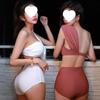 Versión coreana de traje de baño dividido para mujer, color sólido, hombros descubiertos, pecho pequeño fruncido, cintura alta, bikini ajustado con borde cruzado, fabricantes al por mayor
