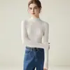 Suéter fino de tricô com mangas compridas para mulheres, 100% lã, peça única sem costura, corte justo, gola semi-alta, camada base, novo modelo 2026