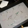 Pulsera de Metal con Corazón y Flor de Circonita Super Brillante, Lujo Ligero, Gama Alta, Elegante, Moderna, Joyería de Mano Exquisita y Versátil para Mujeres