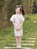Estilo Novo Primavera/Verão 2026 Vestido Qipao Melhorado para Meninas Estilo Chinês Roupa de Performance Guzheng Infantil Estiloso para Meninas