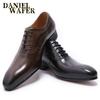 Sapatos masculinos de couro legítimo, calçados masculinos casuais da moda, de grande marca, mesmo estilo, camada superior de couro bovino, sapatos masculinos de negócios, tamanho europeu padrão