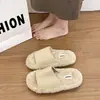 Sandálias chinelo fofas, estilosas e minimalistas para mulheres, nova coleção outono/inverno 2026, bico aberto, solado plano e adequadas para uso interno e externo.