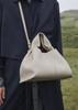 Bolsa Nuvem Dumpling Feminina 2024 Nova Popular de Comércio Exterior Transfronteiriço Bolsa Portátil para Marmita Bolsa de Ombro Transversal com Texto Francês