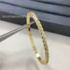 Pulsera Pequeña con Patrón de Diamantes, Versión Estrecha, Oro Rosa, Incrustada con Diamantes, Moderna y de Alta Gama, Nuevo Modelo para Mujer 2024