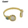 Mpb138 Pulsera Abierta de Latón Chapado en Oro de 18 Quilates con Incrustaciones de Concha de Abulón con Patrón Natural y Perla de Concha Blanca