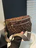 Bolsas de Comércio Exterior 2026 Nova Bolsa Transversal Estampada de Leopardo Grande Capacidade Versátil para o Dia a Dia Tendência Bolsa de Ombro Feminina