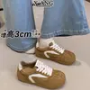 Em estoque~Outono de 2026 novo tênis branco feminino fofo com cadarço e bico redondo, tênis esportivo casual, tênis de skate