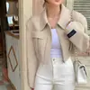 Casaco curto de lã feminino de alta qualidade de Dongdaemun, Coreia, com bolsos com lapela e zíper