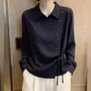 Nova moda outono estilo francês 2026, camisa listrada elegante com gola de lapela, corte justo, top versátil