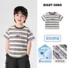 Camiseta Listrada de Manga Curta para Meninos Europeus Verão 2026 Novo Estilo Roupas Infantis Verão Crianças Bebê Blusa de Meia Manga