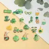 Série Festival Irlandês DIY Desenho Animado Esmalte Joias Acessórios Pingente Único Trevo Verde Pulseira Charme