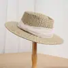 Novo Estilo Chapéu de Palha Estilo Resort Francês para Mulheres, Proteção Solar de Verão, Chapéu de Aba Larga com Topo Plano, Chapéu de Praia para Beira-Mar, Chapéu Trançado