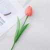 Yiwu mano hidratante tulipán de plástico flor artificial de alta gama adornos decorativos flor falsa decoración de flor artificial