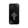 Funda de Cuero de Marca Grande para Teléfono para iPhone 17 Pro Max, Cubierta Suave Compatible con iPhone 12, Adecuada para Apple Xr, Marca de Moda Transfronteriza con Diseño Cruzado