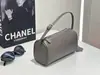 Bolsa Pequeña Cruzada para Mujer de Cuero de Vaca de Primera Capa, Personalizable, de Venta Caliente Europea y Americana, con Soporte para Bolígrafos, de un Solo Hombro