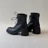 Botas de cuero con cordones en la espalda y cremallera 2026, botines de tobillo de tacón alto de motocicleta nuevos y elegantes, botines estilo Martin con tacón grueso, botas de punta redonda estilo británico para mujer
