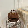 Elegante y minimalista bolso Boston para mujer, nueva colección 2026, adecuado para el trabajo y los desplazamientos, se puede llevar en la mano o usar como bolso de hombro