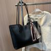 Novos Estilos de Bolsas para Mulheres 2026, Bolsas de Ombro de Grande Capacidade para o Dia a Dia, Bolsas Tote Simples da Moda para Estudantes Universitários no Atacado
