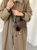 Bolso pequeño estilo retro para mujer, nueva colección de verano 2026, bolso cruzado de moda con un diseño chic y elegante, similar a un bolso de boliche