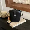 Bolsa de Corrente Preta Feminina Transversal Couro Genuíno Ombro Único Bolsa para Celular 2026 Nova Mais Vendida Bolsa Saco Portátil Versátil