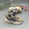 Tênis Esportivos Outono e Inverno 2025 para Meninos e Meninas, Tênis de Basquete, Tênis 'Dad Shoes' Infantil, Sapatos Quentinhos de Veludo com Botões e Laços