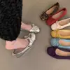 Sapatilhas, Sapatos Chineses de Bico Redondo, Sapatos Femininos de Outono com Solado Macio, Sapatos Individuais Prata e Vermelhos, Novas Sapatilhas de Estilo Chinês para Mulheres