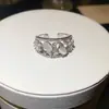 Anillo de Uva Pudín de Zirconia Estilo Ins Coreano Diseño Exquisito Anillo para Dedo Índice de Nicho Pendientes Versátiles de Lujo Ligero para Mujeres