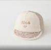 Gorro de Invierno para Bebé de Lana de Cordero con Visera Estilo Pato para Niños y Niñas Versión Coreana Sencillo con Letra Engrosado Cálido Gorra de Béisbol a Prueba de Viento