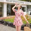 2026 Nuevo Estilo de Alta Gama Retro Cuadros Volantes Cintura Adelgazante Estilo Falda Impresionante Traje de Baño para Vacaciones Aguas Termales para Mujeres